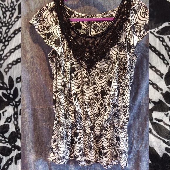 Black & White Sheer Top -S- Romy Collection - Picture 2 of 8